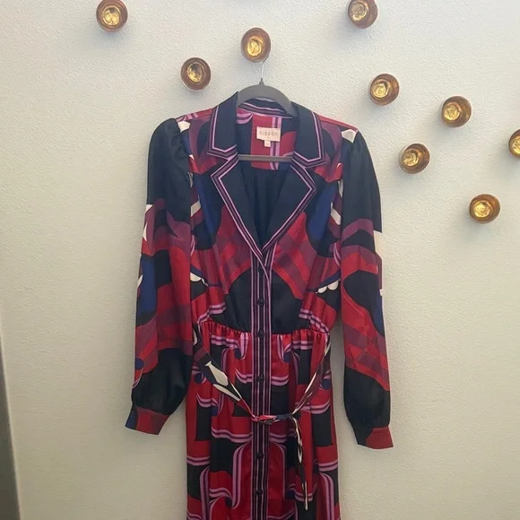 Elegant Long Sleeve Dress in Red and Black - Picture 1 of 3